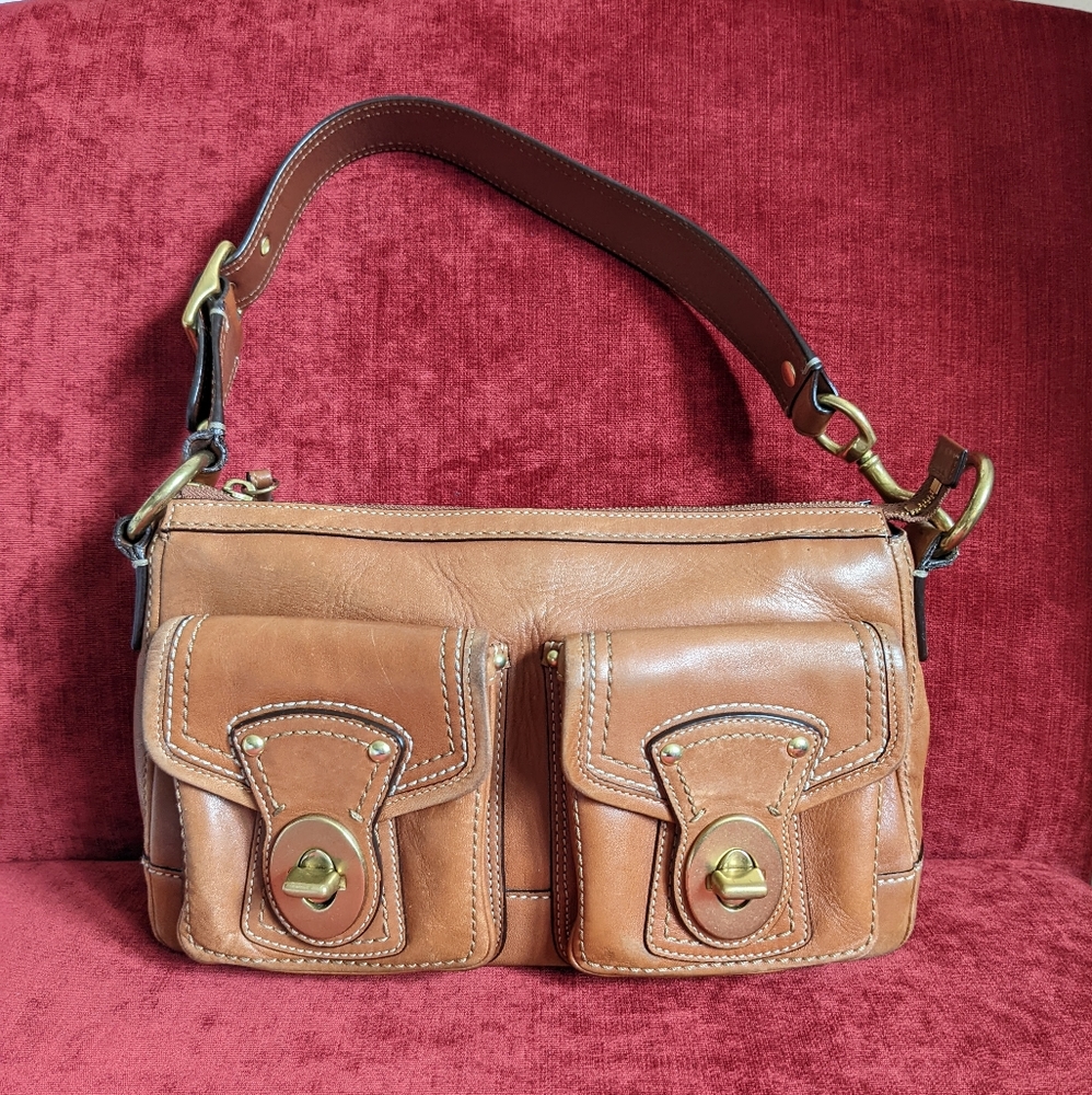 SOLD - Gorgeous Preloved Coach Glovetanned Leather Shoulder Bag in a tan color